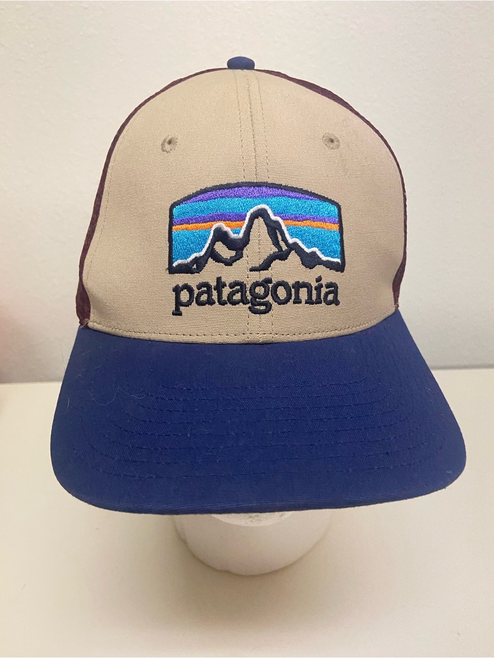 Patagonia Fitz Roy Horizons Oar Tan Blue Burgundy Mesh Trucker Snapback Hat EUC